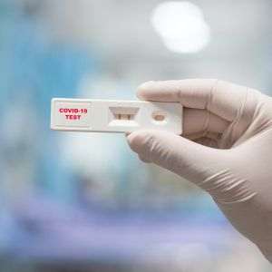 SUA autorizează primul test COVID-19 la domiciliu şi fără prescripţie medicală